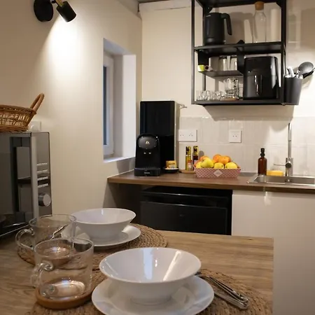 Le Cocon Suspendu Avec Filet Et Cinema Prive *