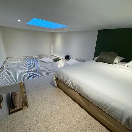 Le Cocon Suspendu Avec Filet Et Cinema Prive * Caen